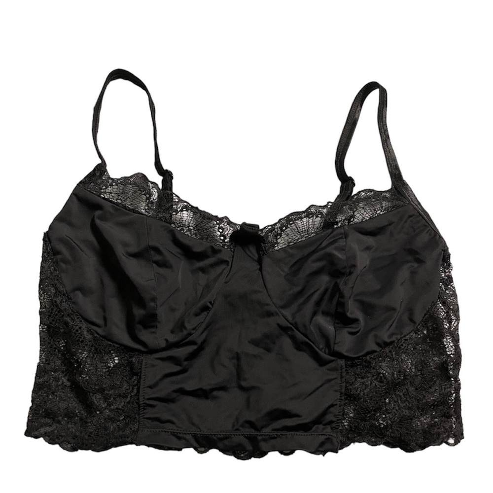 Lacey black top